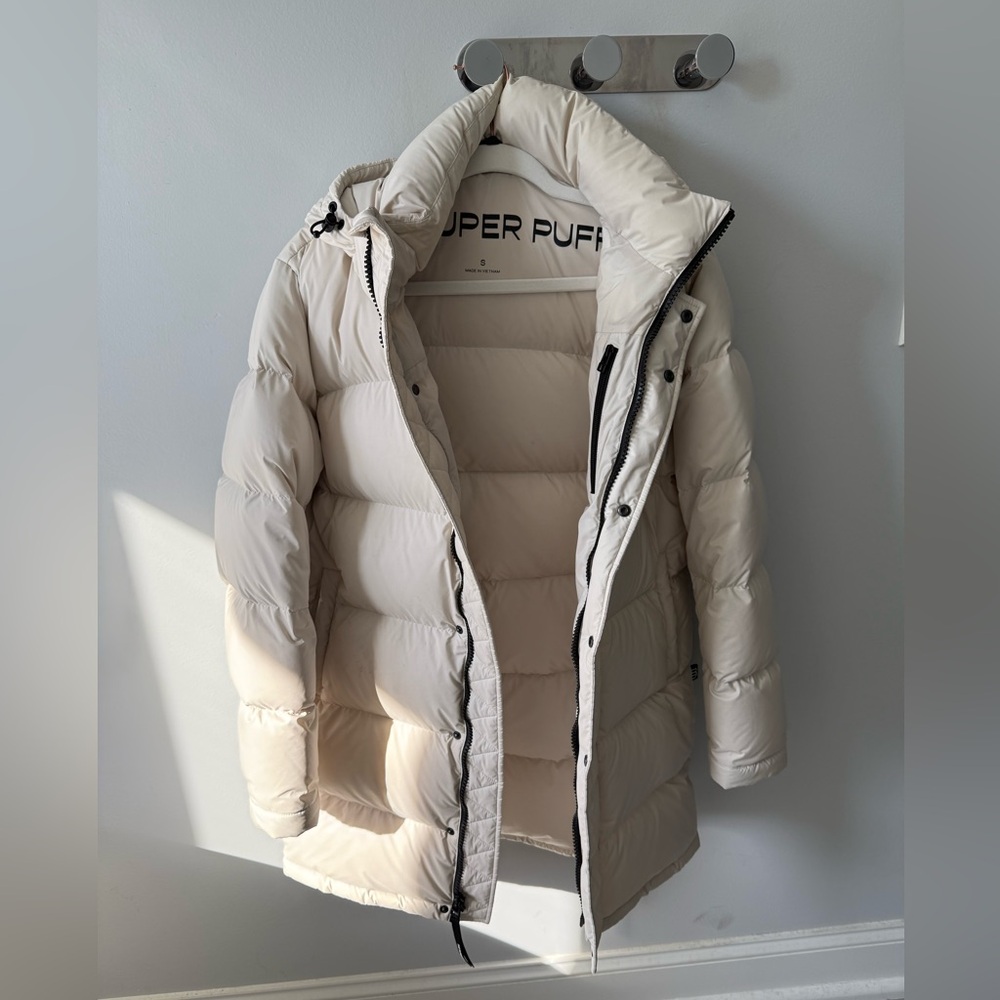 Aritzia Super Puff - the Super Puff Mid in Matte Pearl